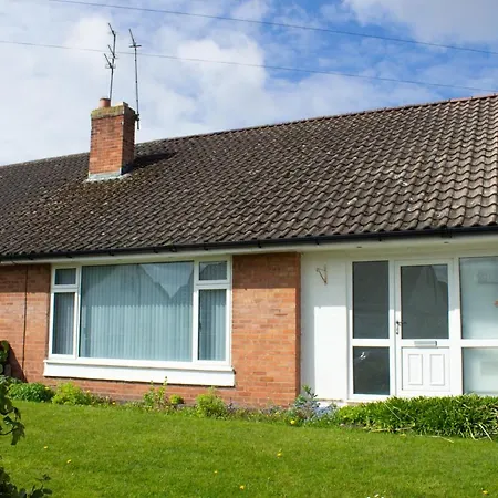 Cosy 3Bed Bungalow In West Kirby, Free Parking Frankby Exterior photo